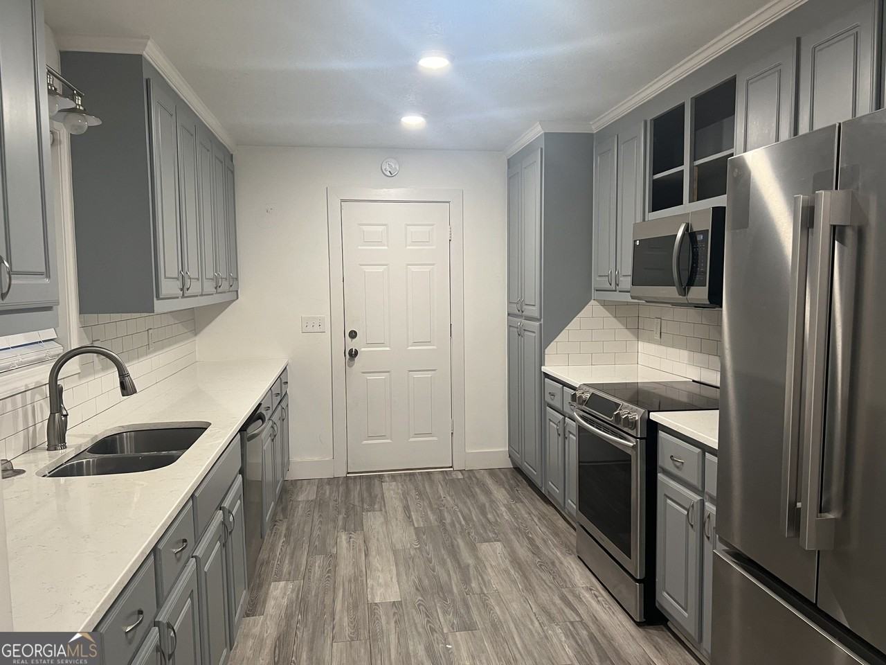 5455 Forest Falls Dr - Photo 6 of 19