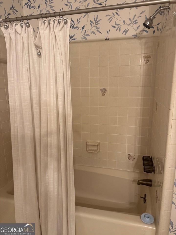 2091 Emerald Dr - Photo 6 of 12