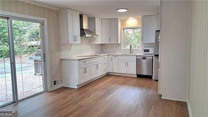 1176 Converse Dr Ne - Photo 6 of 33