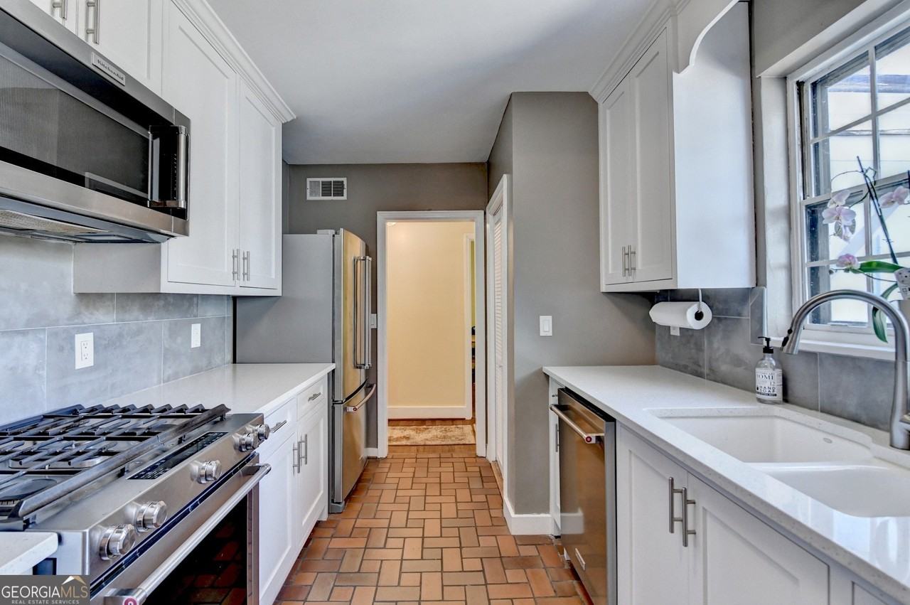 1926 N Decatur Rd Ne - Photo 7 of 15