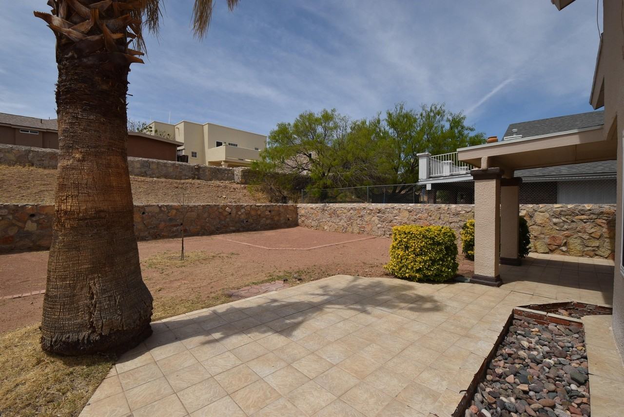 10893 Alfredo Vasquez Dr - Photo 3 of 21