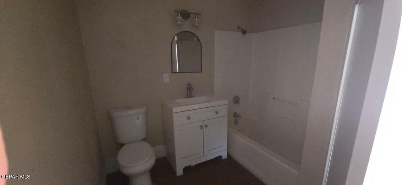 515 W Missouri Ave Apt 3 #3 - Photo 3 of 7