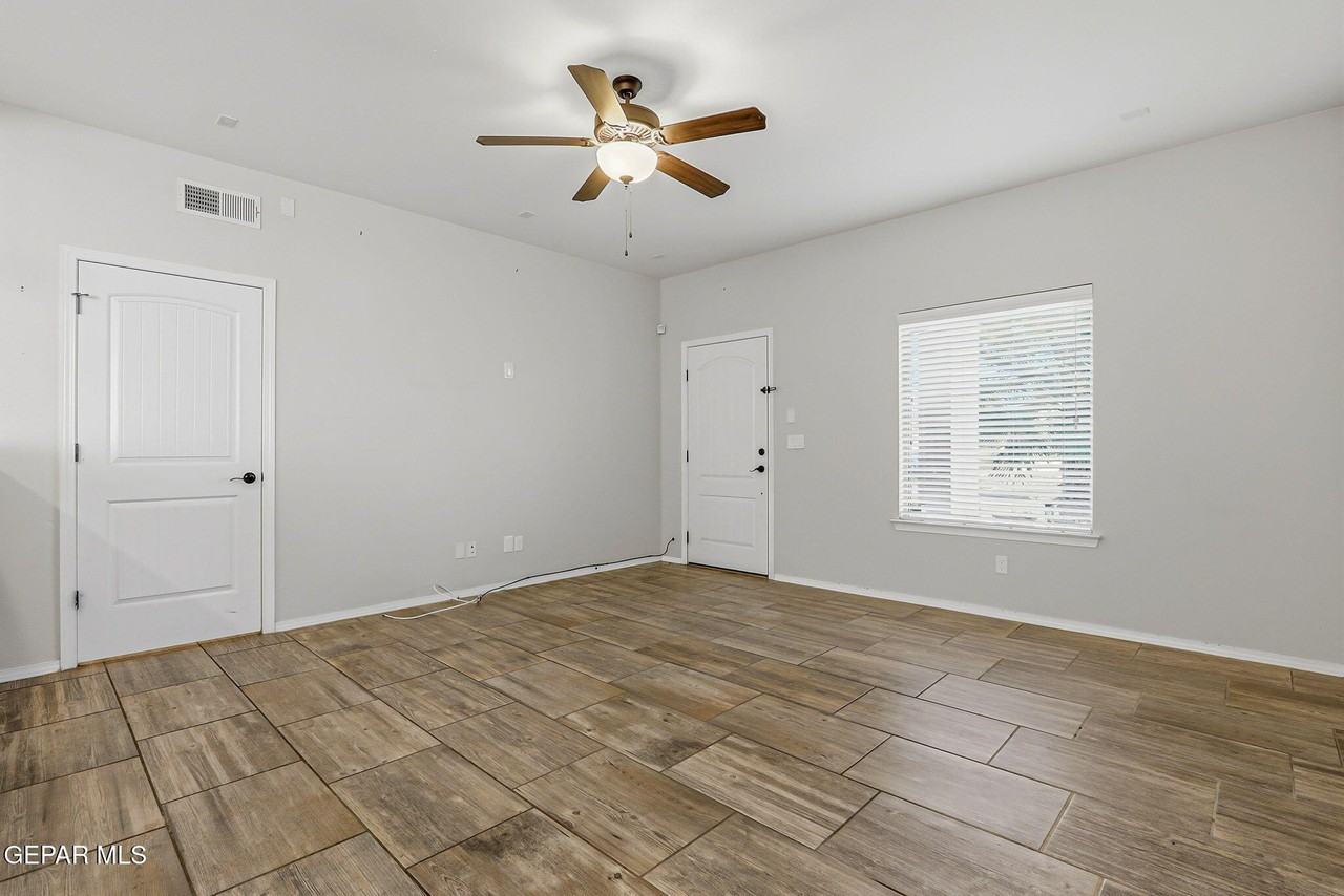 14936 Harry Flournoy Ave - Photo 3 of 29