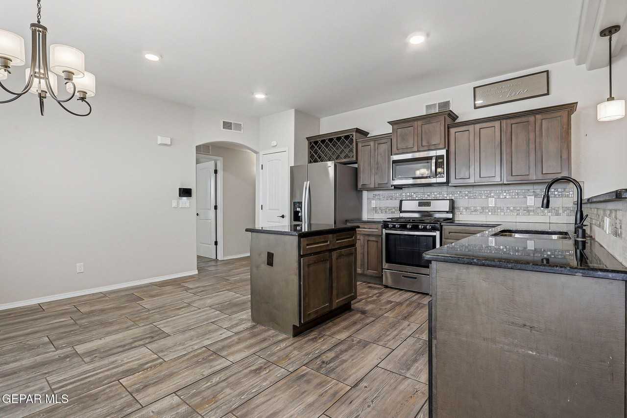 14936 Harry Flournoy Ave - Photo 6 of 29