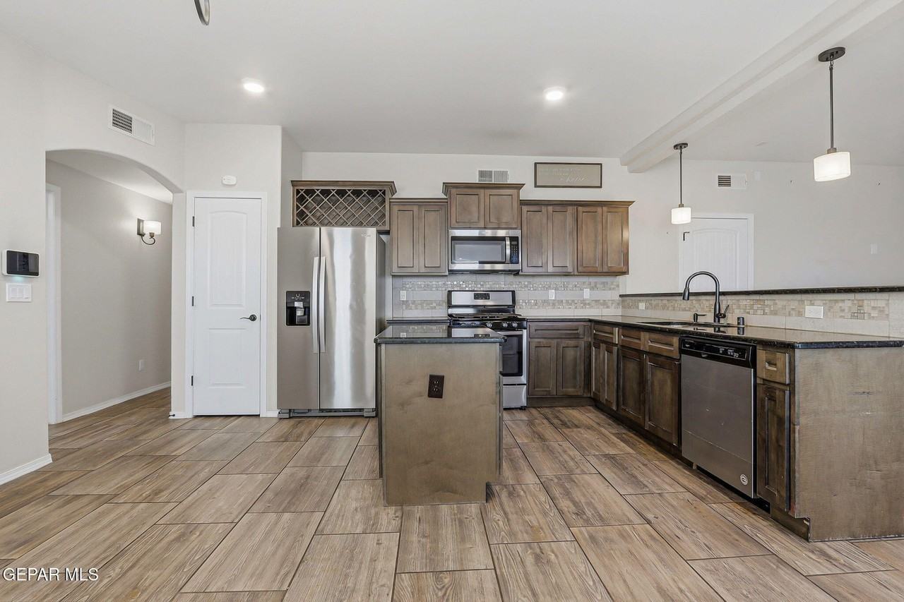 14936 Harry Flournoy Ave - Photo 7 of 29