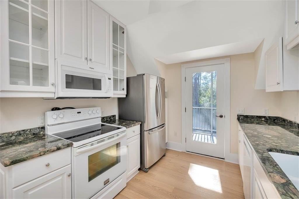 156 Shady Brook Cir #301 - Photo 4 of 26