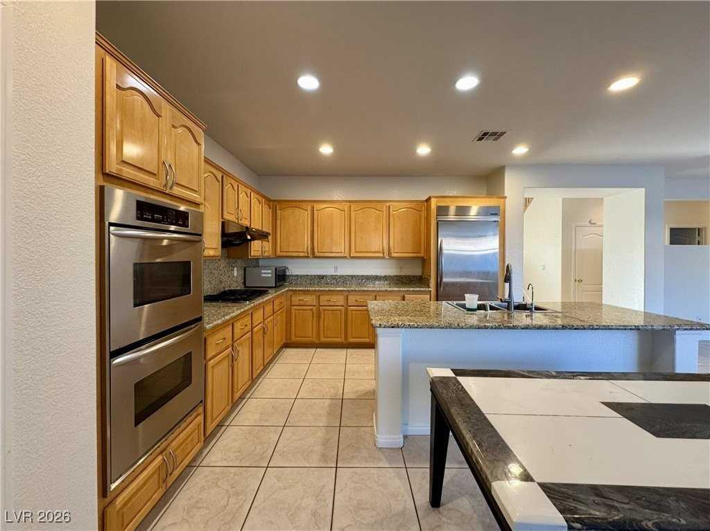 3028 Teal Beach St - Photo 6 of 32