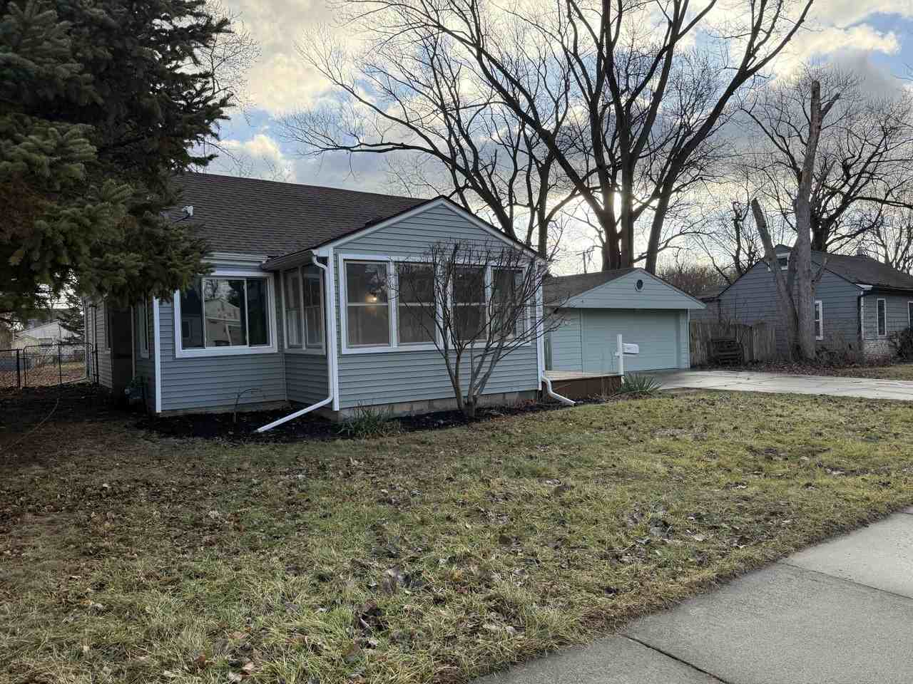 11691 Cornell St - Photo 2 of 34