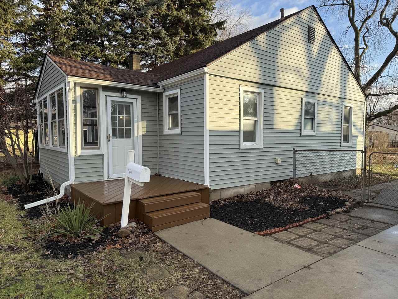 11691 Cornell St - Photo 4 of 34