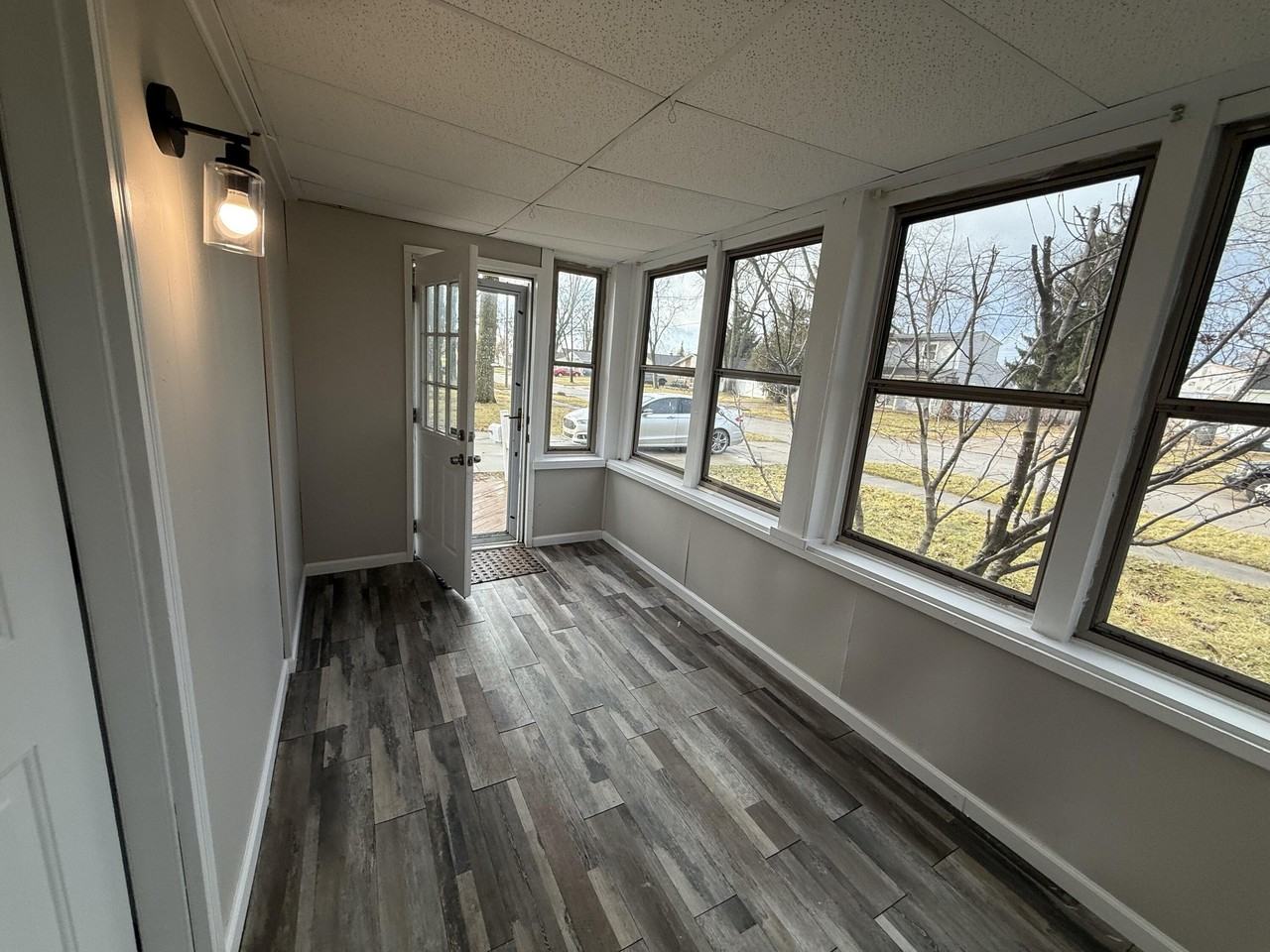 11691 Cornell St - Photo 5 of 34