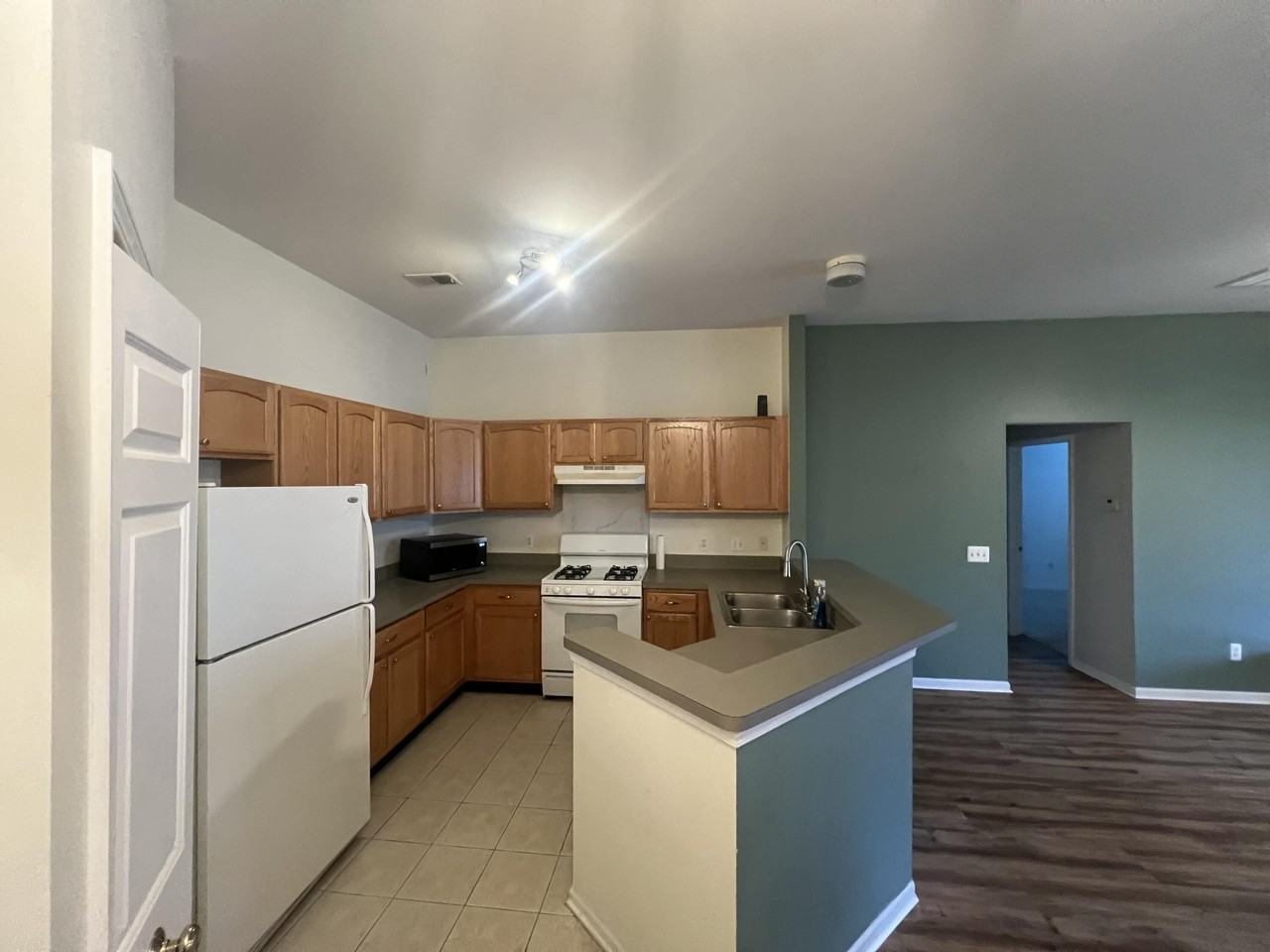 2782 S Knightsbridge Cir - Photo 3 of 10