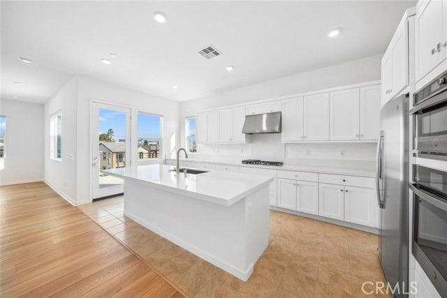 111 Baluster - Photo 2 of 8