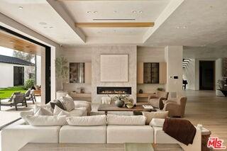 10386 Strathmore Dr - Photo 7 of 8