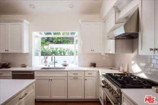 5657 Valley Oak Dr - Photo 3 of 8