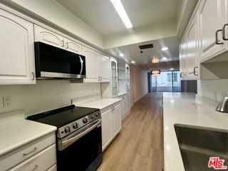 10390 Wilshire Blvd #402 - Photo 3 of 8