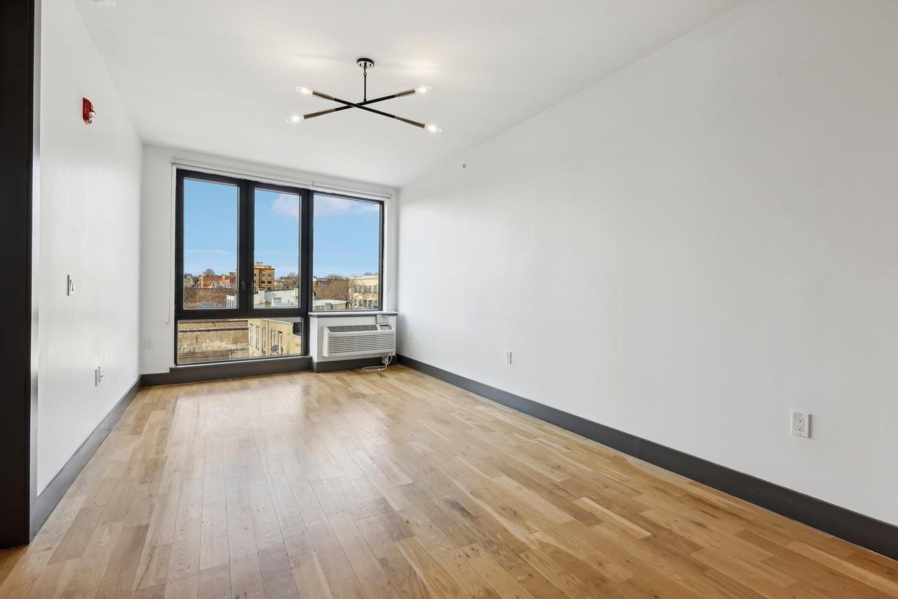 424 Arlington Ave #305 - Photo 2 of 24