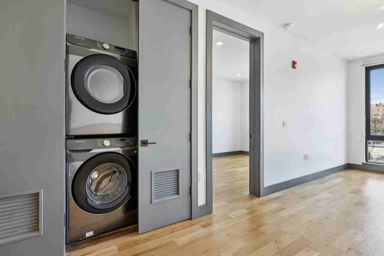 424 Arlington Ave #305 - Photo 6 of 24