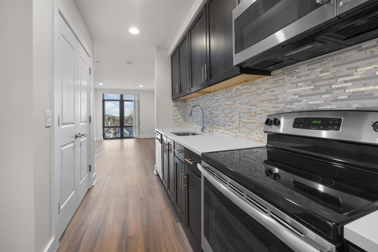 1040 Kennedy Blvd #203 - Photo 2 of 42