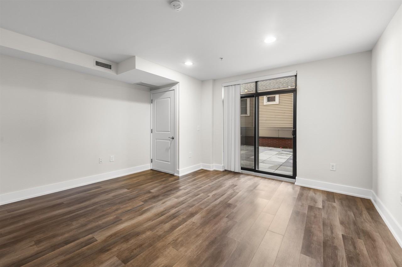 1040 Kennedy Blvd #203 - Photo 3 of 42