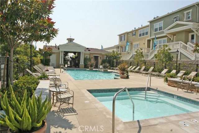 1800 Oak St #512 - Photo 2 of 8