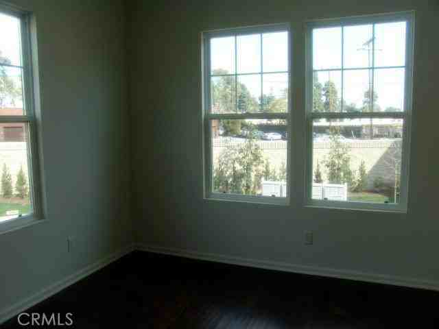 1800 Oak St #512 - Photo 3 of 8