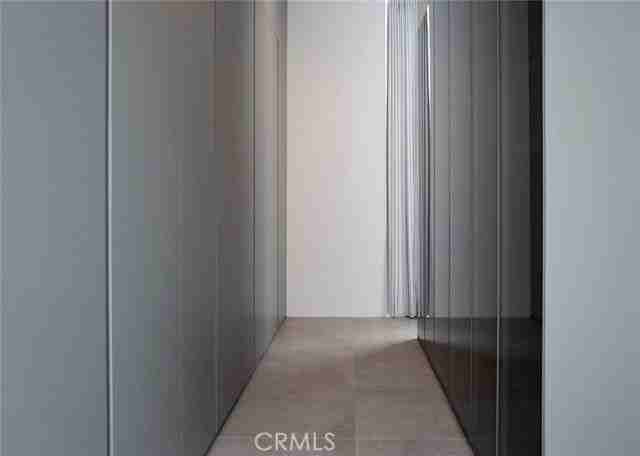 838 N Kings Rd #102 - Photo 2 of 8