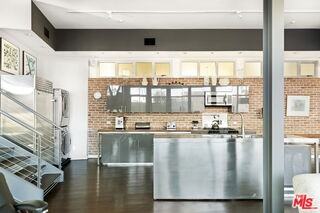 1513 9th St #3 - Photo 3 of 8