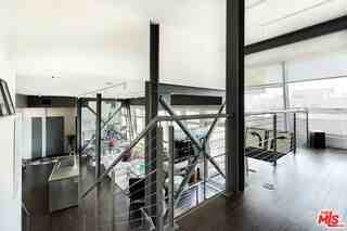 1513 9th St #3 - Photo 6 of 8