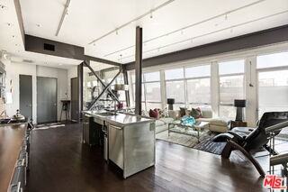 1513 9th St #3 - Photo 7 of 8