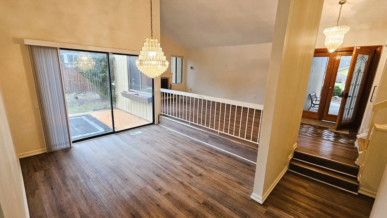 5231 Bantry Dr - Photo 3 of 8