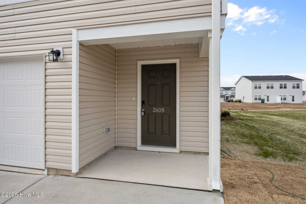 Brookville Dr #B - Photo 2 of 28