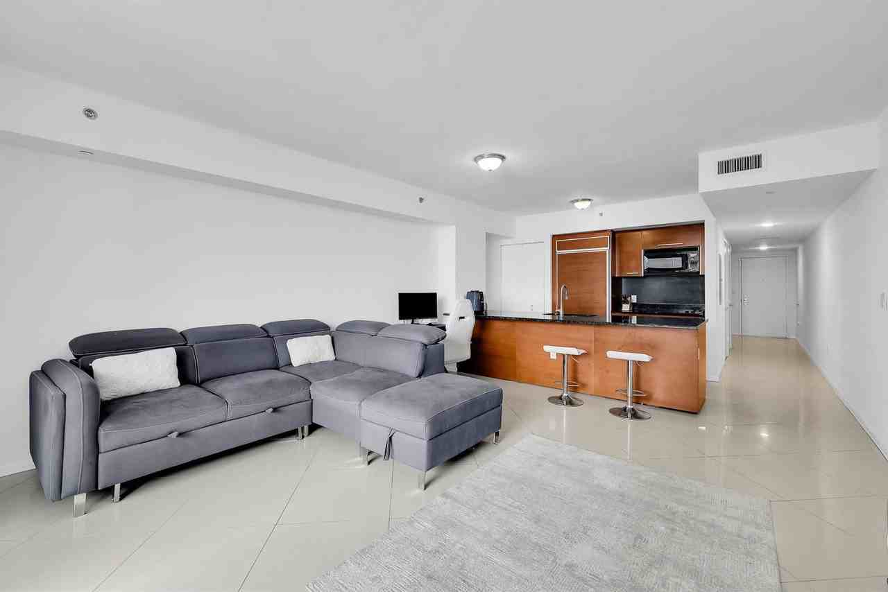 1830 S Ocean Dr #2005 - Photo 5 of 8