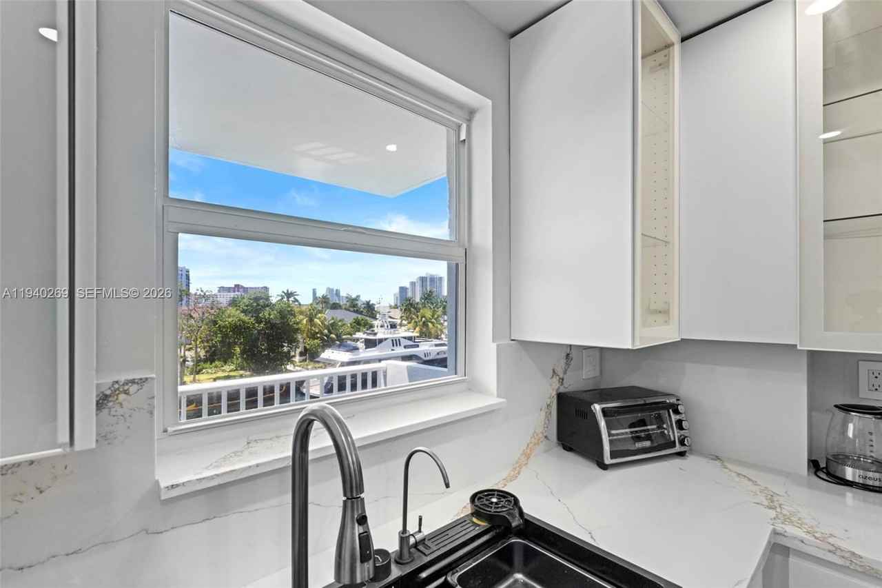 137 Golden Isles Dr #305 - Photo 4 of 8