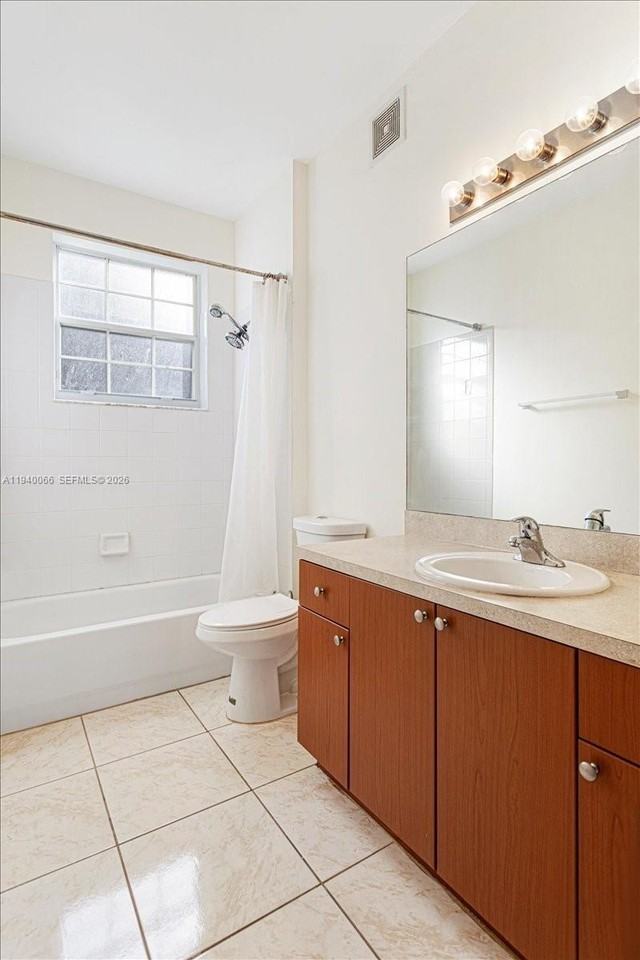 7620 S Aragon Blvd #1 - Photo 4 of 8