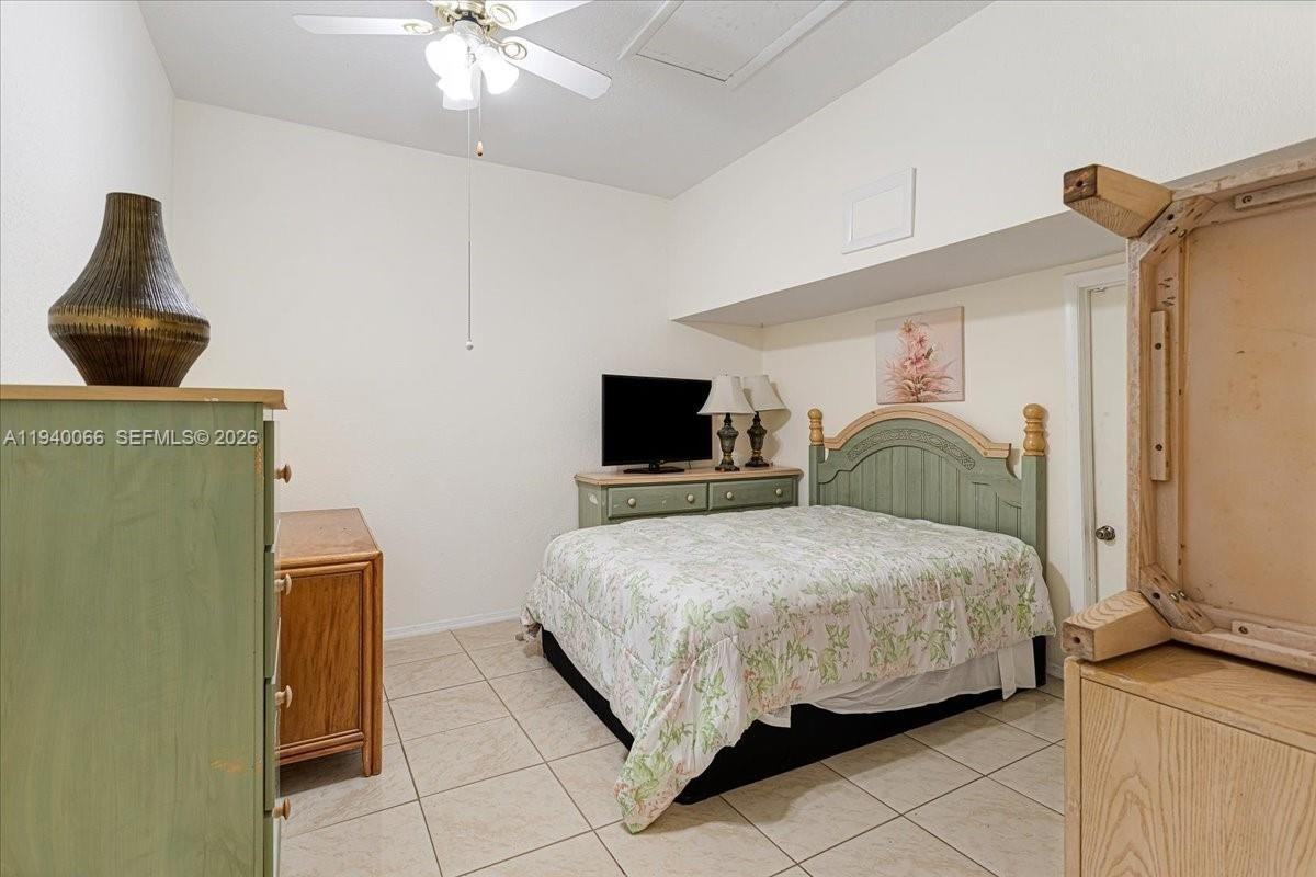 7620 S Aragon Blvd #1 - Photo 5 of 8