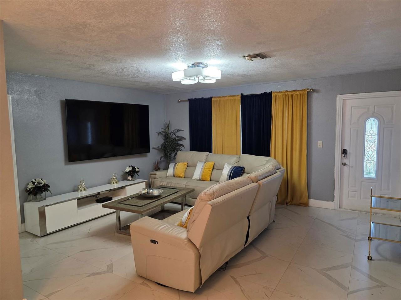 1501 Nw 62nd Ter - Photo 5 of 8