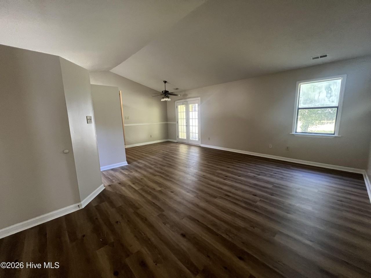 107 Pine Needle Dr - Photo 2 of 7