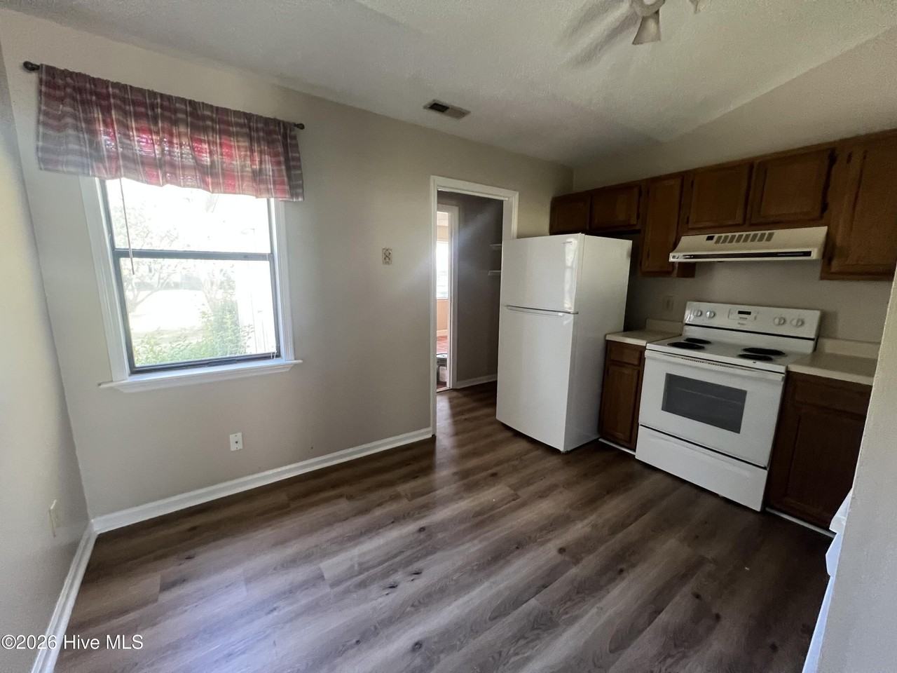 107 Pine Needle Dr - Photo 4 of 7