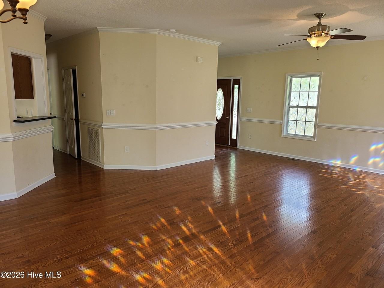 335 Osprey Point Dr - Photo 4 of 23