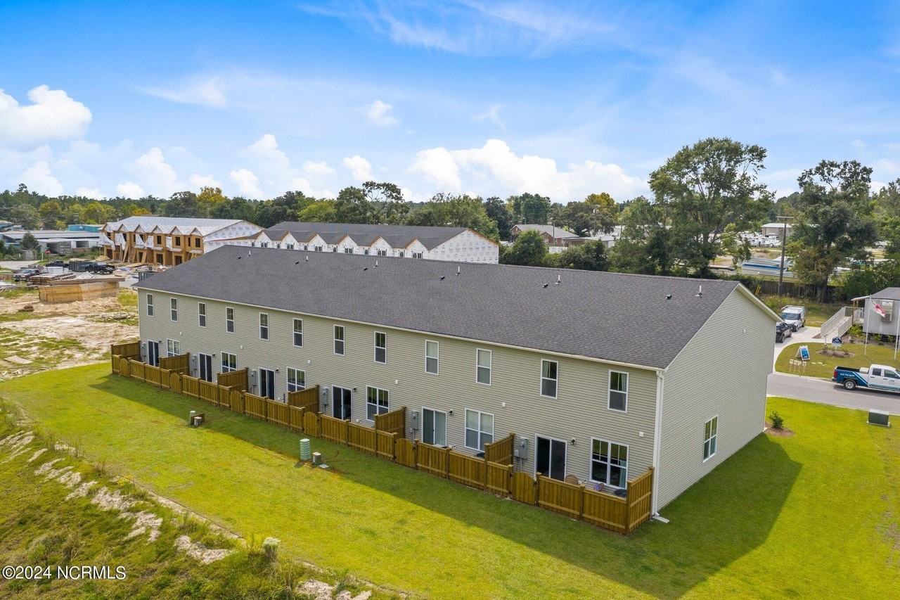 28 Aspen Rd - Photo 3 of 39