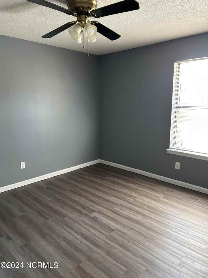 101 Wildwood Ct - Photo 5 of 10