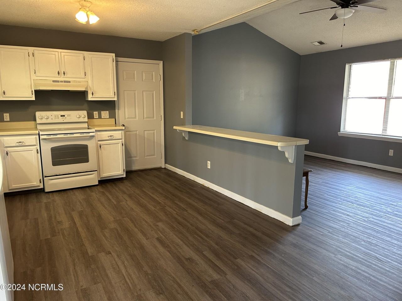 101 Wildwood Ct - Photo 7 of 10