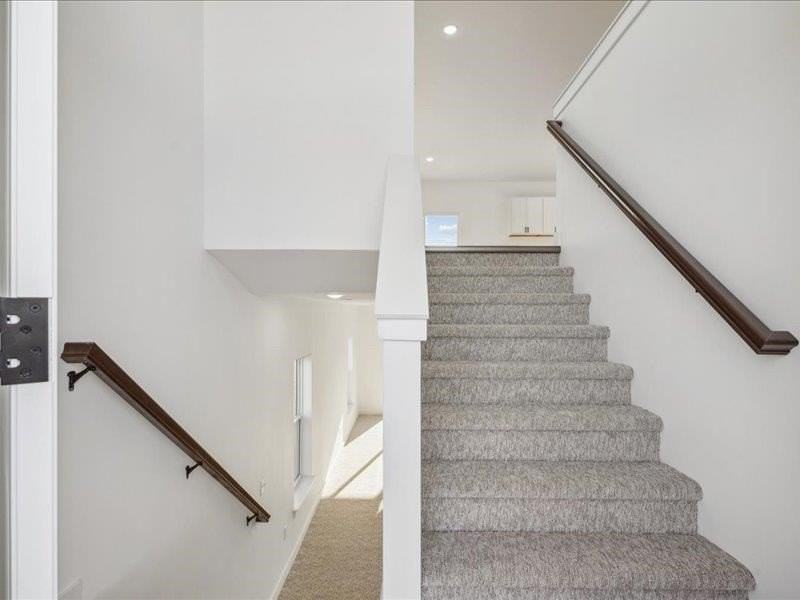 808 Windam Dr - Photo 5 of 33