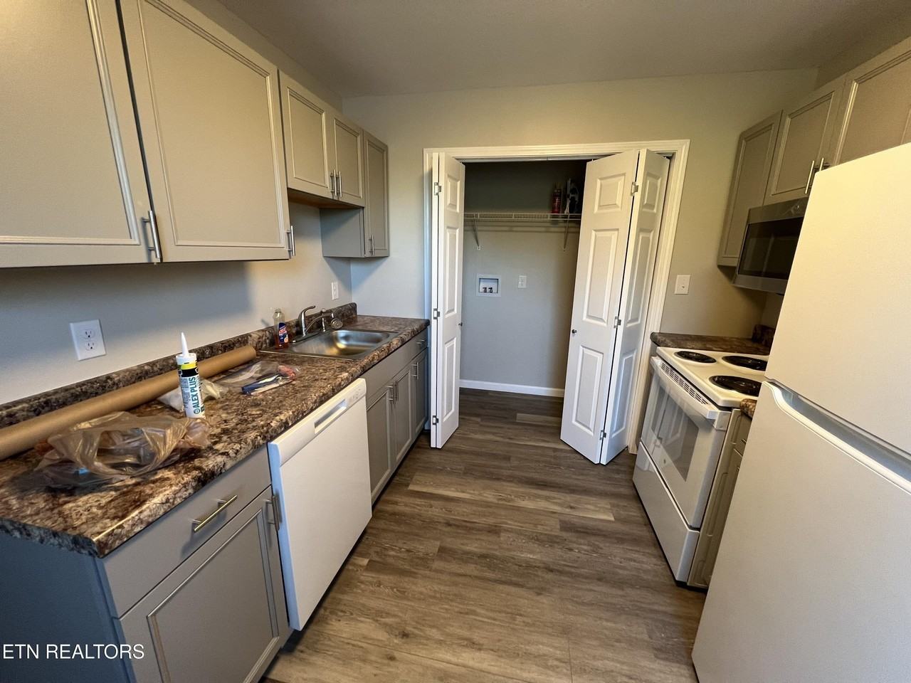 150 Wolf Creek Rd - Photo 7 of 14