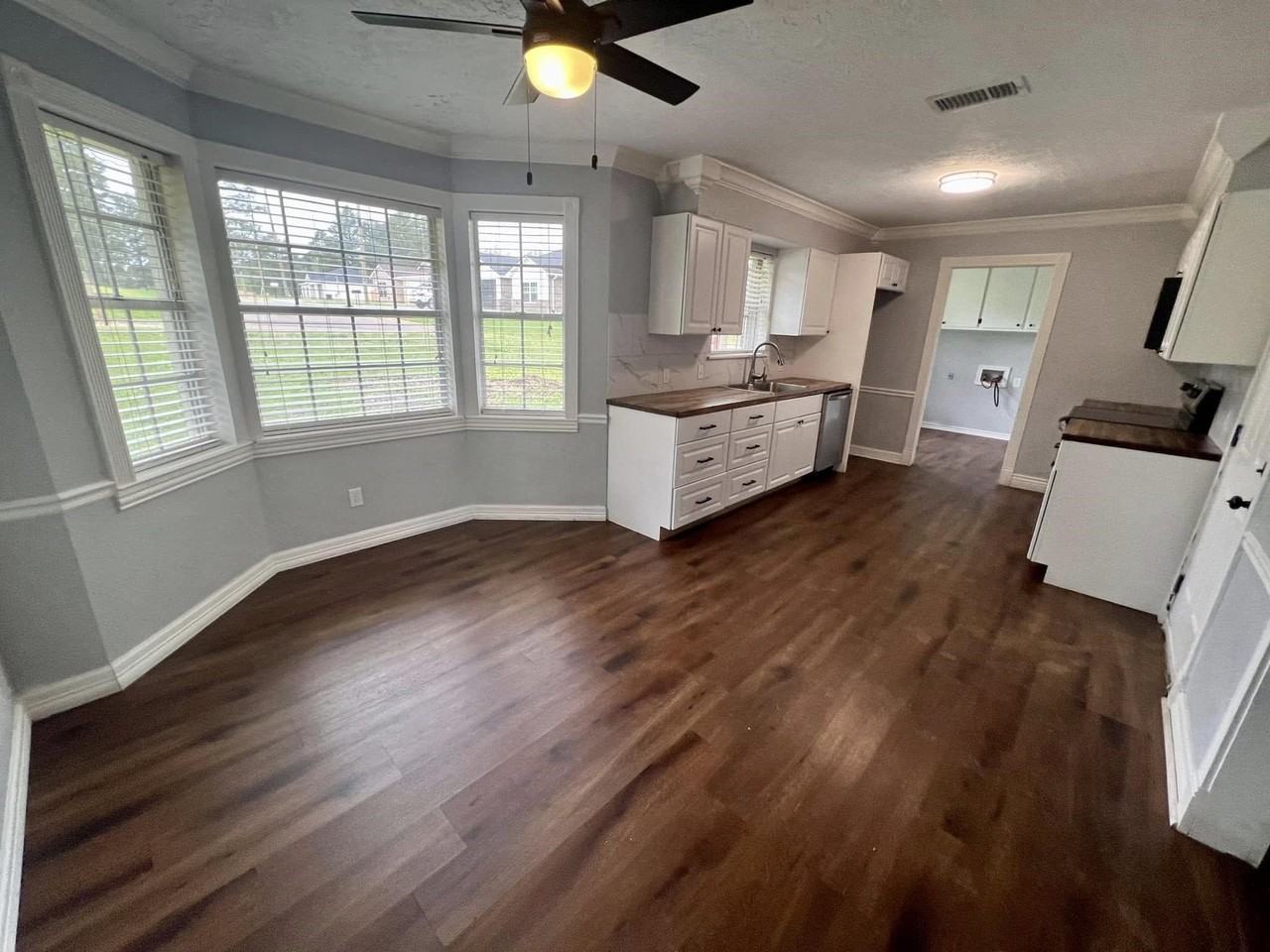 298 Stevens St - Photo 2 of 14