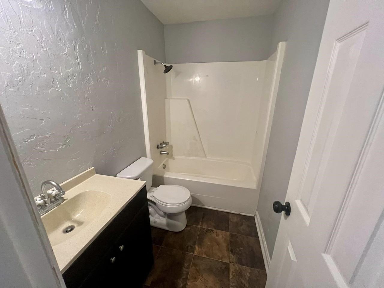 298 Stevens St - Photo 6 of 14