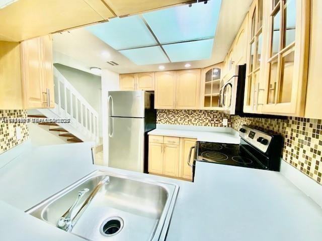 5200 Nw 31st Ave #32 - Photo 3 of 8