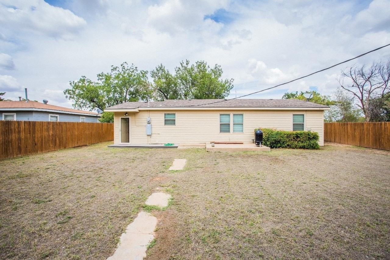 4407 35th St - Photo 4 of 15