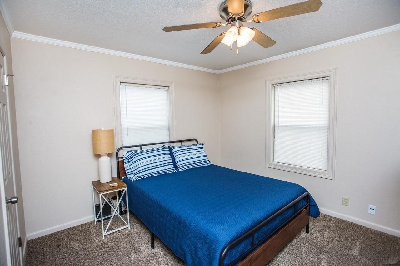 4407 35th St - Photo 6 of 15