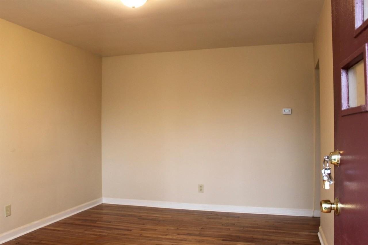 2209 Coburn Blvd Apt 1 #1 - Photo 3 of 7